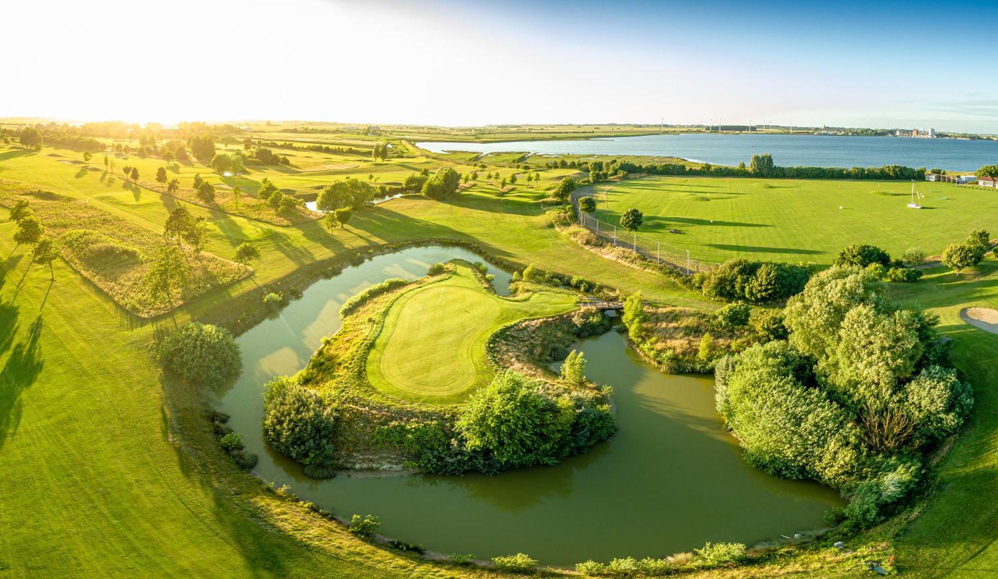 Golf 'N Wave Aktivresort 페마른 외부 사진